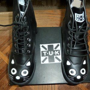 NEW IN BOX. T.U.K. Women's Kitty Face Sneaker Boots, Size 10